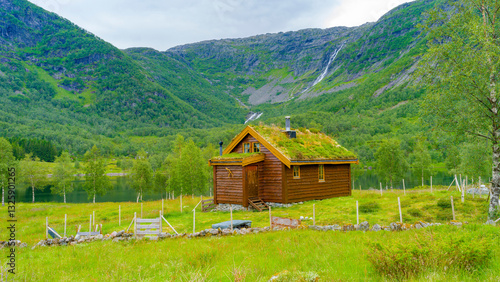 Alte Hütte im Naturparadies Eidslandet in Norwegen