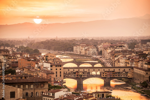 Obraz na płótnie Aerial view of Florence at sunset with the Ponte Vecchio and the Arno river, Tuscany, Italy w salonie
