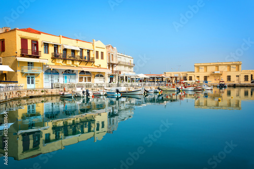 Obraz na płótnie View of Rethymno venitian habor in Crete, Greece w salonie