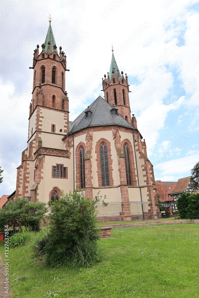 Blick auf die Katholische St.Gallus-Kirche im Zentrum der Römerstadt Ladenburg in Baden-Württemberg Blick auf die Katholische St.Gallus-Kirche im Zentrum der Römerstadt Ladenburg in Baden-Württemberg
