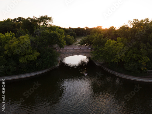 Cuadro en lienzo Lake of the isles, Minneapolis Minnesota during a summer afternoon