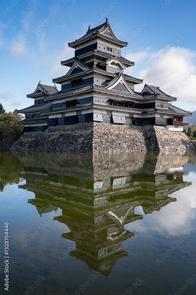 国宝松本城
Matsumoto Castle 国宝松本城
Matsumoto Castle
