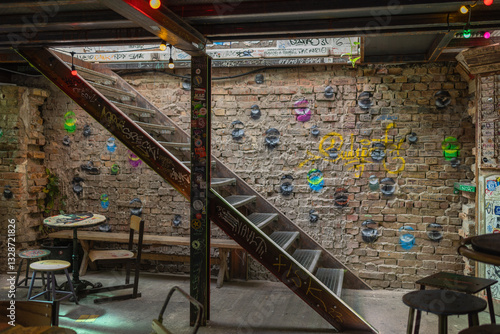 Photography Ruins Bars in Budapest, creativity and art with Discarded Objects - Hungary