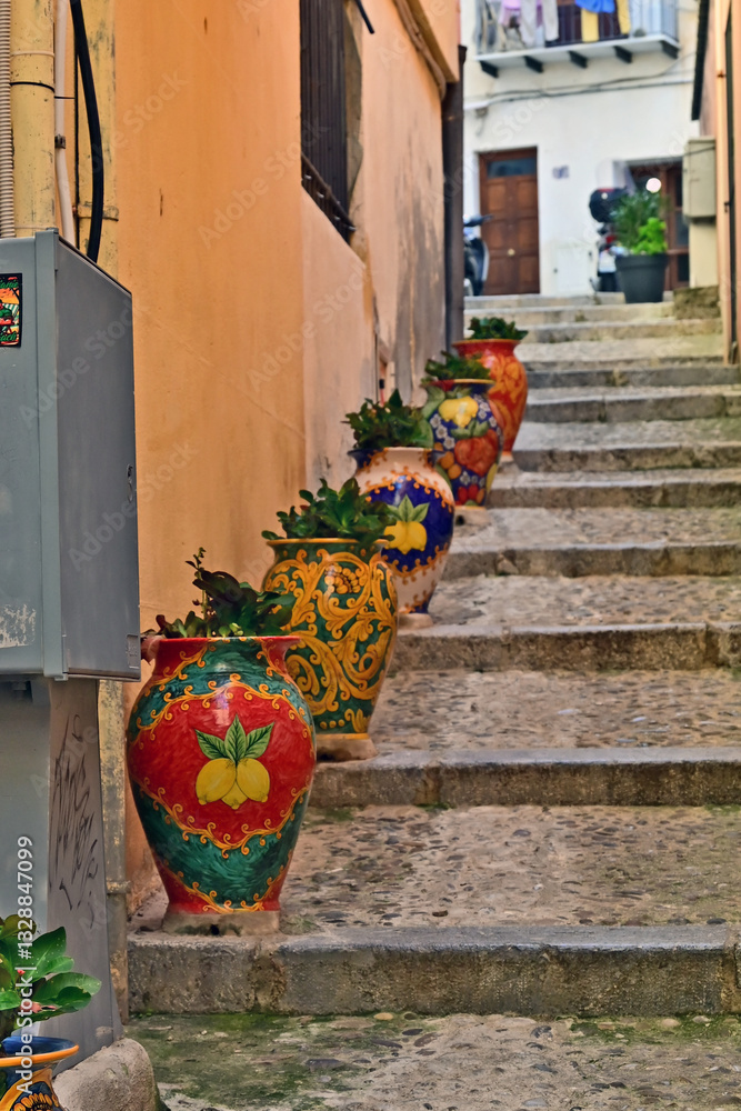 Cefalù, le strade, i vicoli e le case della città antica, Palermo, Sicilia