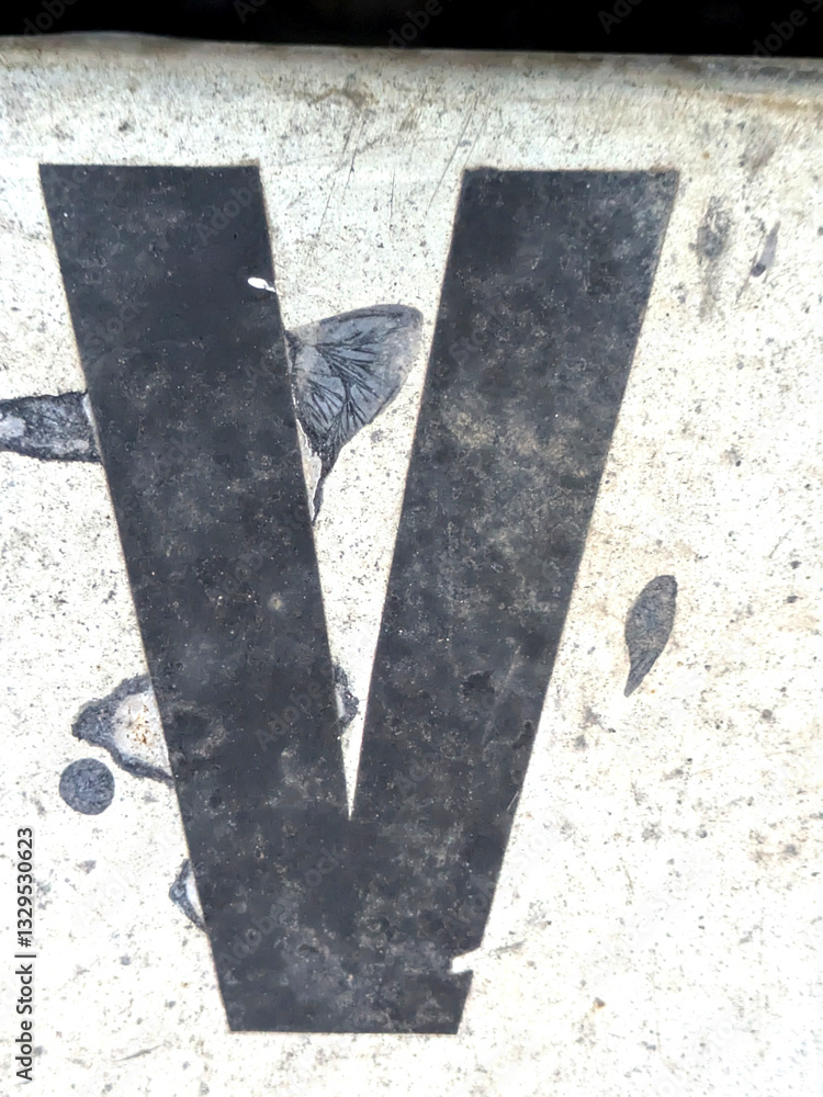 Fototapeta premium Written Wording in Distressed State Typography Found Ransom Letter V
