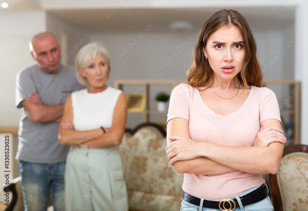 Φωτογραφία The Daughter-in-law is offended by her husband and mother-in-law