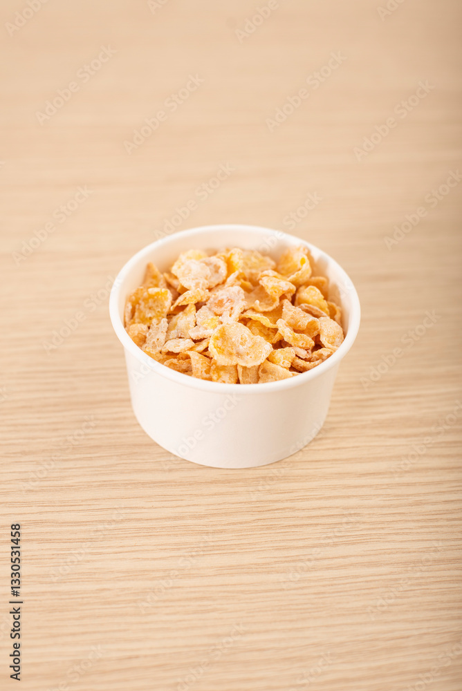 Cereal corn flakes en bowl para desayuno servido listo para comer Cereal corn flakes en bowl para desayuno servido listo para comer
