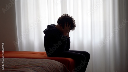 Obraz na płótnie DEPRESSED CHILD LEFT ALONE, CRIES AND DESPERATES. DIFFICULTIES DURING GROWTH IN ADOLESCENCE. PERSONAL CRISIS AND BEING PUNISHED BY PARENTS.
PEER BULLYING AND PROBLEMS IN PERSONALITY GROWTH w salonie