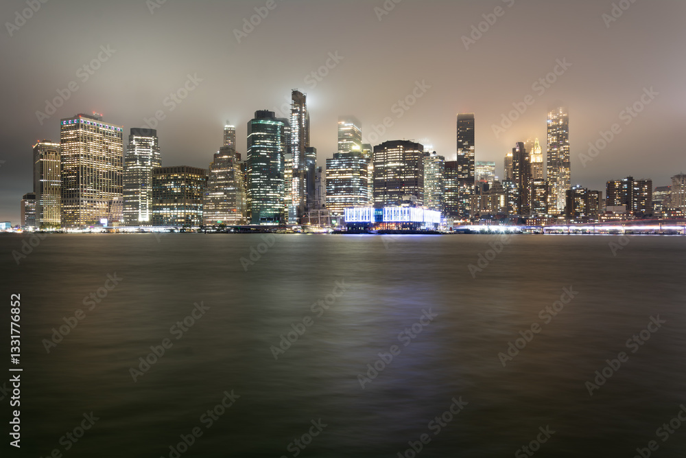 Nocna panorama Nowego Jorku - obrazy, fototapety, plakaty 