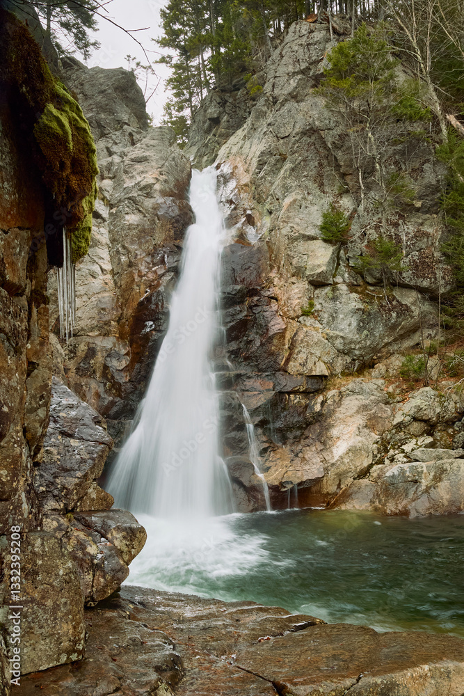 Obraz premium waterfall in the mountains