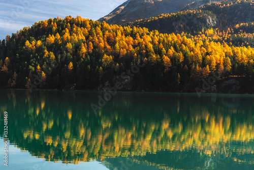 Obraz na płótnie Autumn in Switzerland - Grisons w salonie