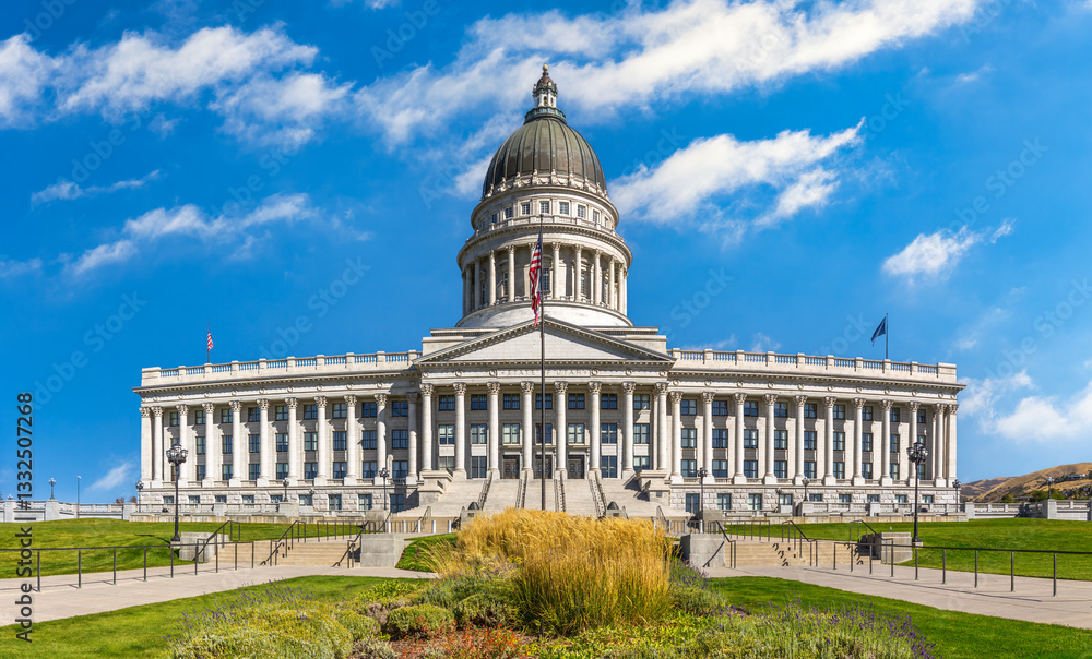 Obraz premium Utah State Capitol on a sunny morning. Salt Lake City, is the capital and most populous city of the U.S. state of Utah