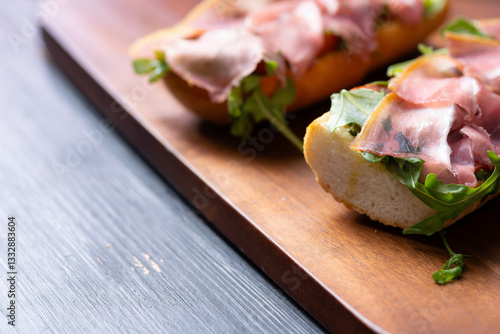 Obraz na płótnie italian parma ham crouton w salonie