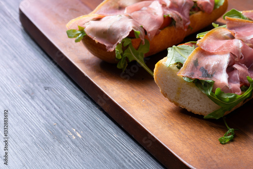 Obraz na płótnie italian parma ham crouton w salonie