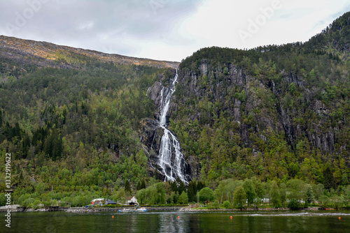 Cuadro en lienzo Fjord de Mostraumen depuis le bateau
