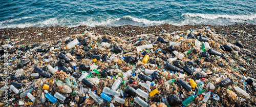 coastal plastic pollution c...