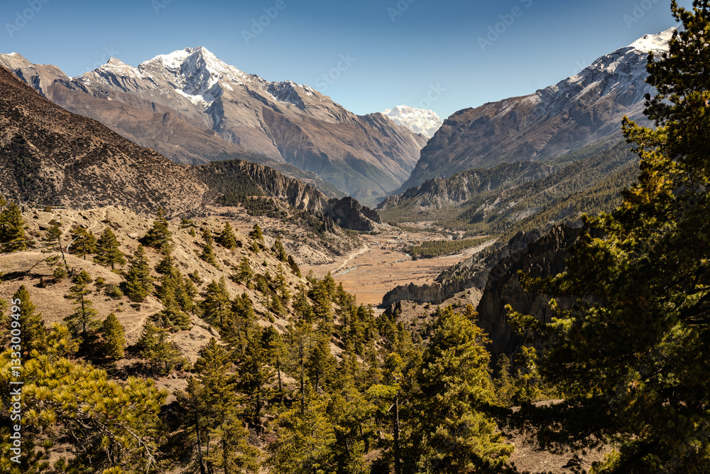 Fototapeta premium Scenic Mountain Valley View from Khangsar, Nepal in the Annapurna Region