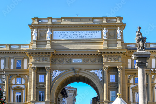 Die Piazza della Repubblica in Florenz (Italien)
