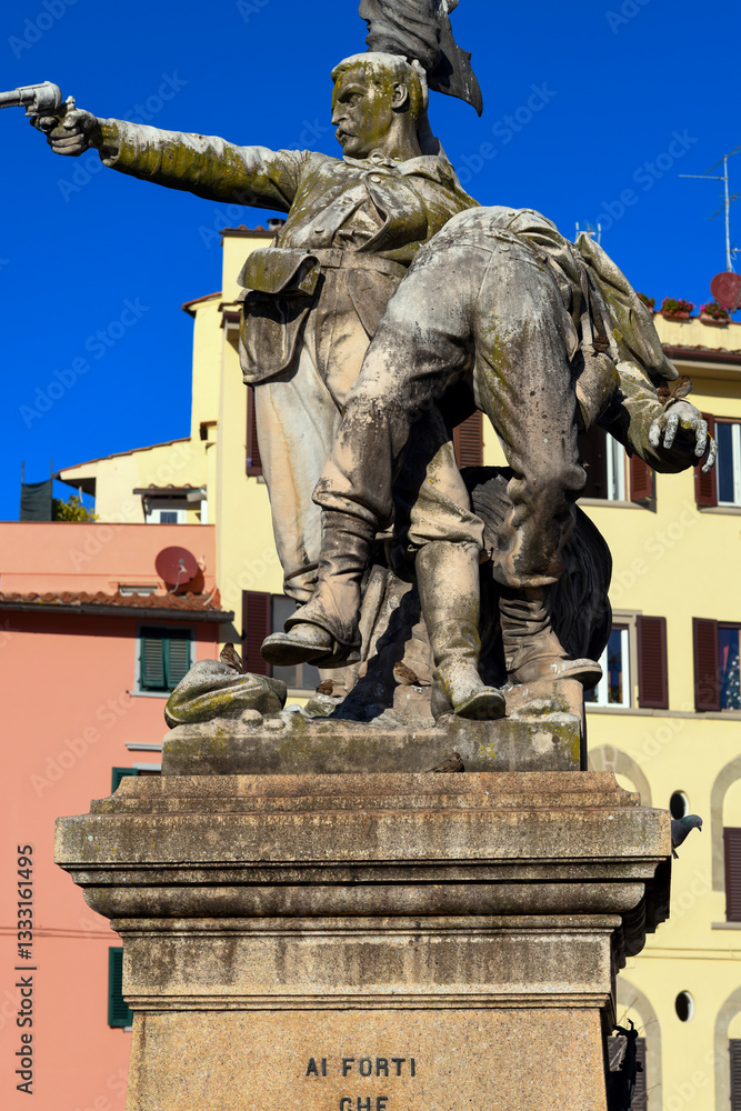 Obraz premium Denkmal für die Gefallenen der Schlacht von Mentana auf der Piazza Mentana in Florenz