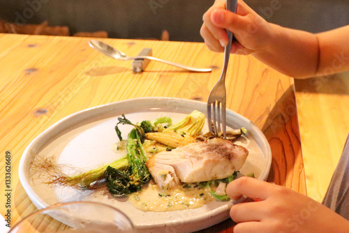 レストランのメニュー、白身魚のムニエルT