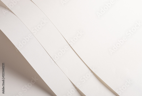 Foto White and beige vellum paper background with a creamy, thin texture