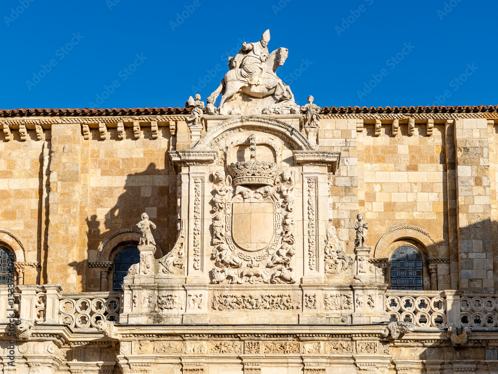 Obraz premium Exterior facade of the Basilica of San Isidoro, approximately 11th century, in the city of Leon, Spain