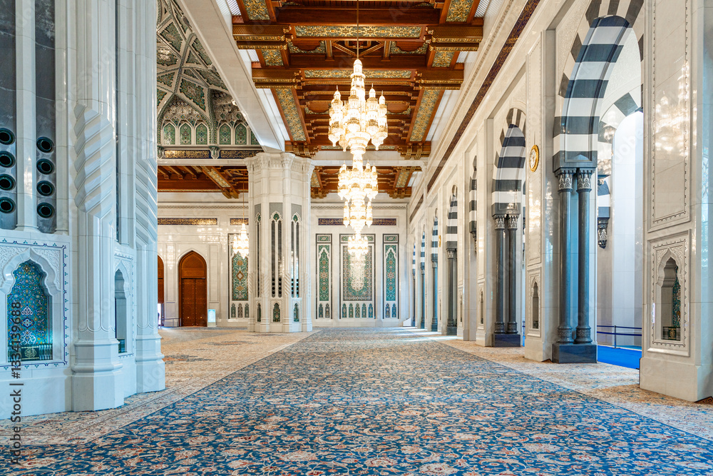 Obraz premium Prächtiges Interieur der Sultan-Qabus-Moschee in Maskat, Oman