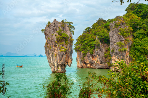 Obraz na płótnie Scenic view landscape James bond island Phang-Nga bay near Phuket, Thailand. Landscape of famous place on Phuket, Thailand. Beautiful place of Phuket. w salonie