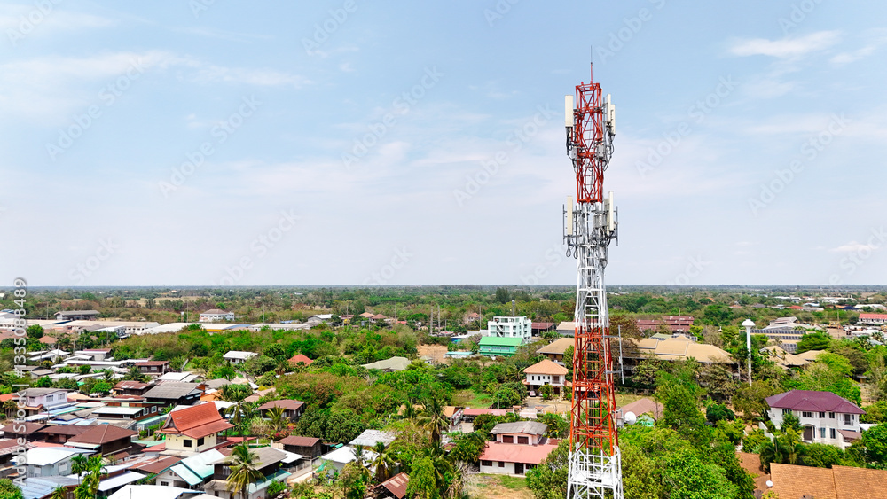 Obraz premium Telecommunication tower of 4G and 5G cellular. Antenna transmission communication. Cell phone signal base station.