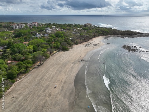 Obraz na płótnie Tamarindo Beach Costa Rica: Waves, sand, and surfing. w salonie