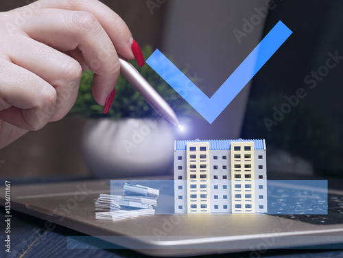 Obraz na płótnie Real estate investment and digital property management w salonie