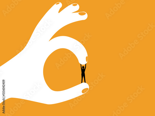 Competing with big companies, big hand is grabbing businessmen