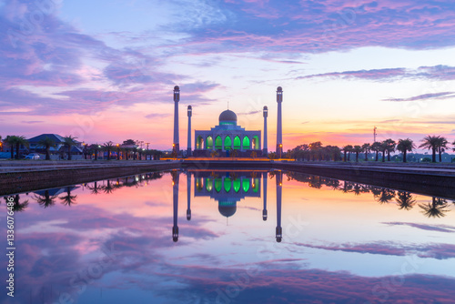Fényképezés Songkhla Central Mosque is located on Lopburi-Ramesuan Road, Khlong Hae Subdist