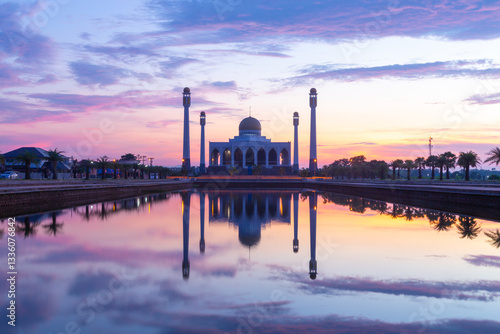 Vászonkép Songkhla Central Mosque is located on Lopburi-Ramesuan Road, Khlong Hae Subdist
