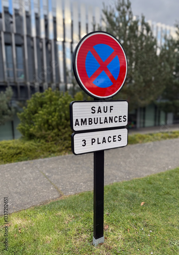 Panneau de stationnement pour ambulances