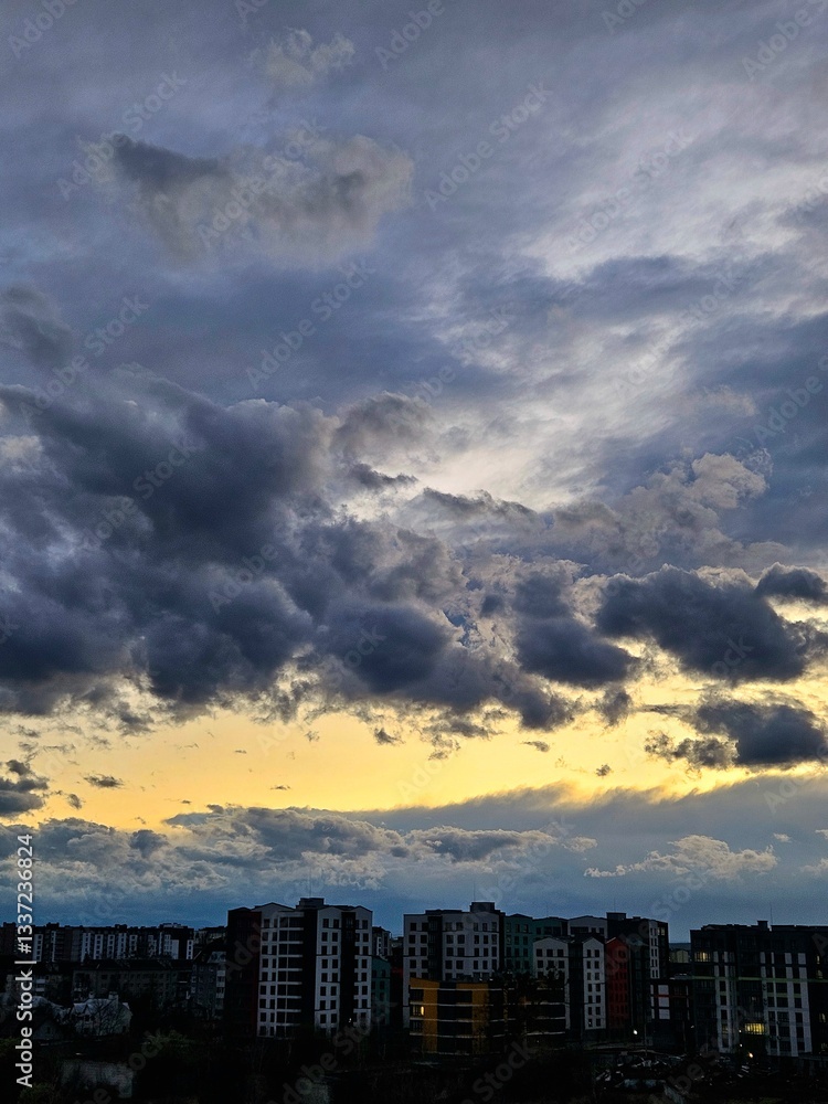 Fototapeta premium Beautiful sky with clouds background. Sky with clouds weather nature cloud blue. Сloud and sky in the evening. dark clouds in the sky, layers of cloud passing through