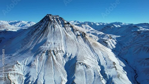 Majestic Snow-Capped Mountain Peaks – A Breathtaking Winter Wonderland