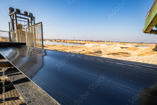 Obraz na płótnie empty conveyor belt on the mine - rubber conveyor w salonie