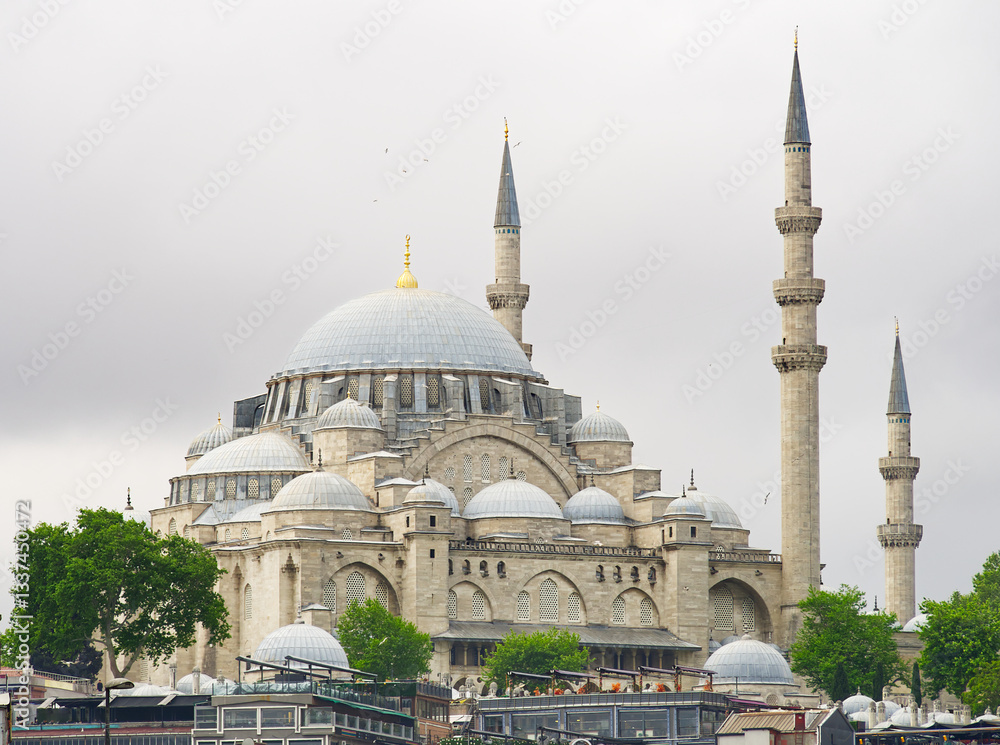 Obraz premium Majestic Suleymaniye Mosque in Istanbul