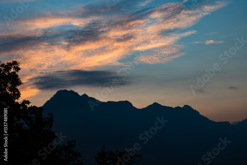 Obraz na płótnie alba tra le montagne del Friuli Venezia Giulia, in estate w salonie