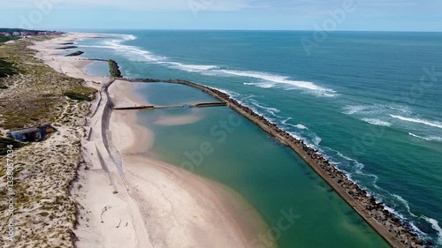 Piscine et dunes de sables de Soulac sur Mer contre l'érosion