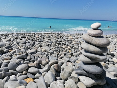 Fotografía plage de galet à Nice en été