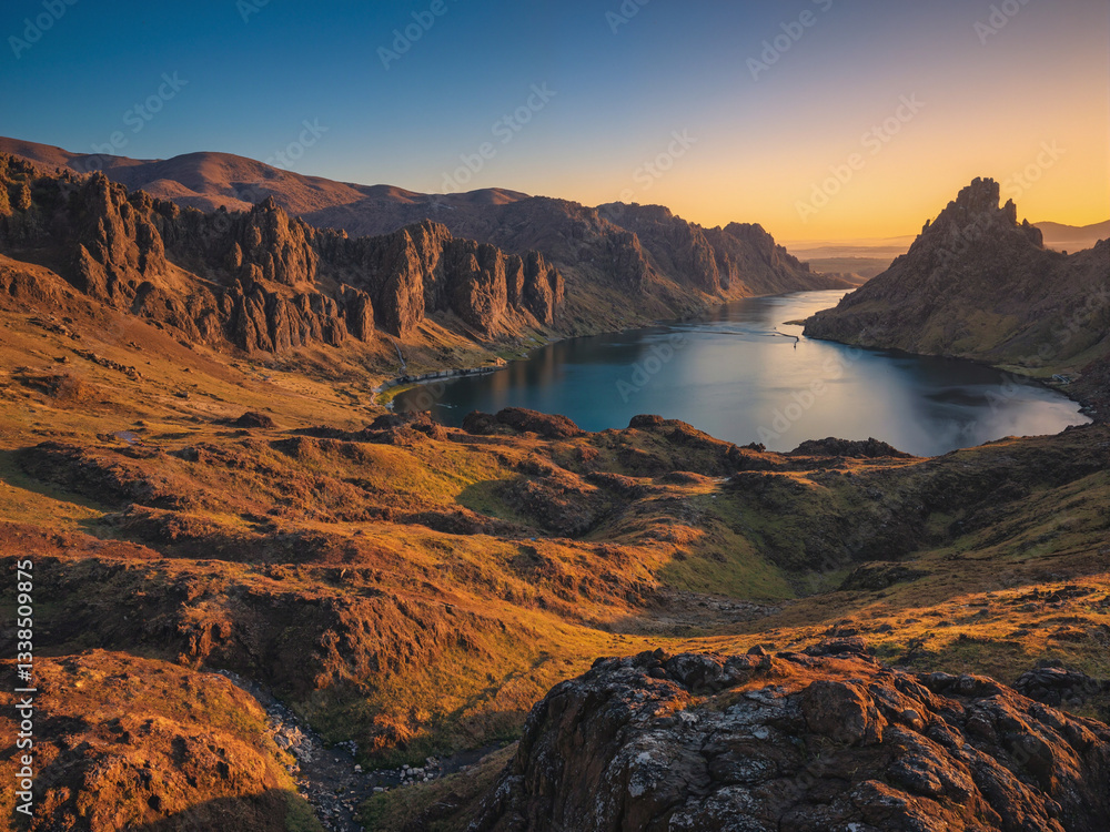 Fototapeta premium mountain lake in the morning