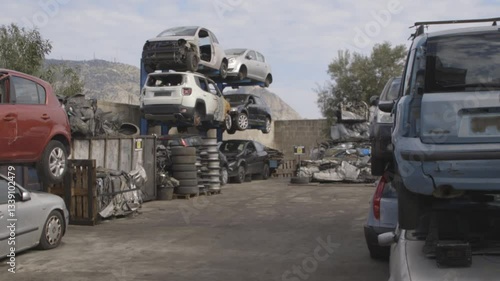 campo largo di un auto demolitore
