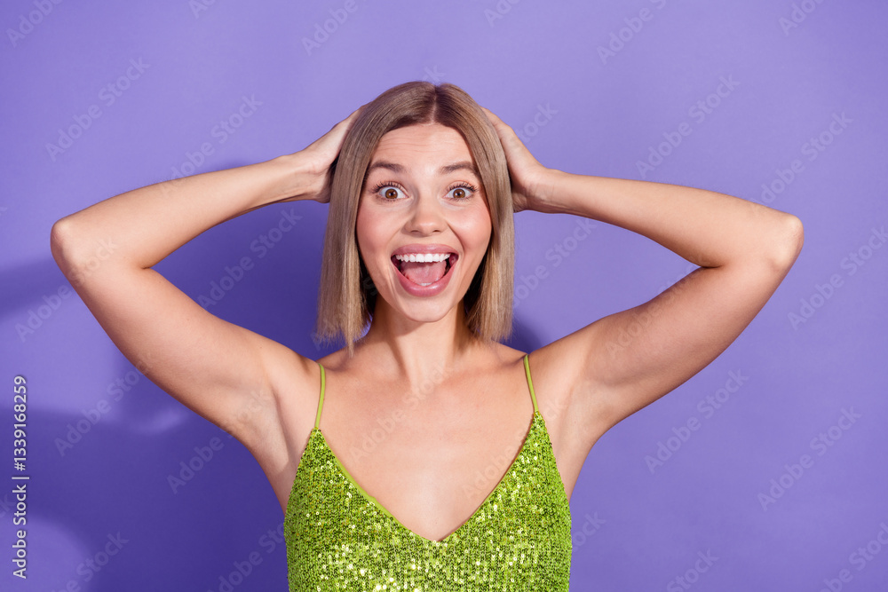 Photo portrait of bob blonde hair young woman wearing green singlet amazed touch head confused isolated on violet color background Photo portrait of bob blonde hair young woman wearing green singlet amazed touch head confused isolated on violet color background