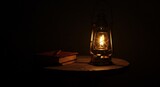 仄暗い部屋 灯台の温かい光 本と共に静かに
