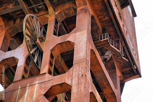 Folschviller, Förderturm Detail, Sitz des lothringischen Steinkohlenbergbaus