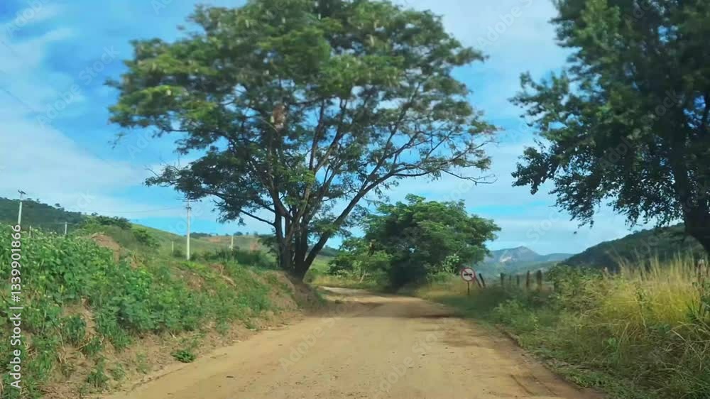 time lapse dirigindo por estrada rural na cidade de Resplendor, Estado de Minas Gerais, time lapse dirigindo por estrada rural na cidade de Resplendor, Estado de Minas Gerais,