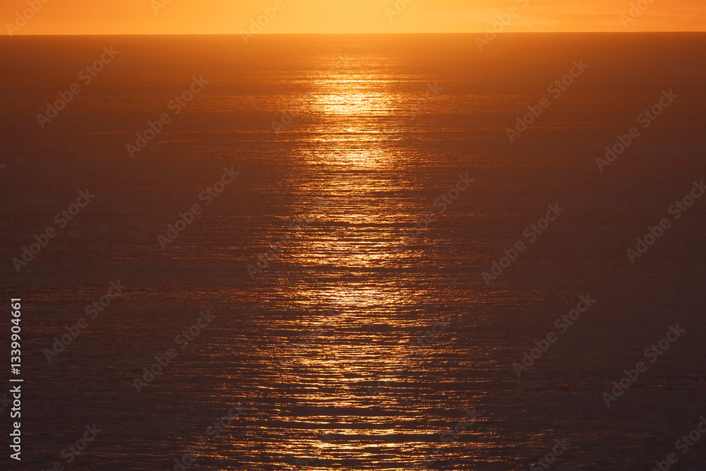 Obraz premium Sunset over the Pacific Ocean on the Southern Oregon Coast. 