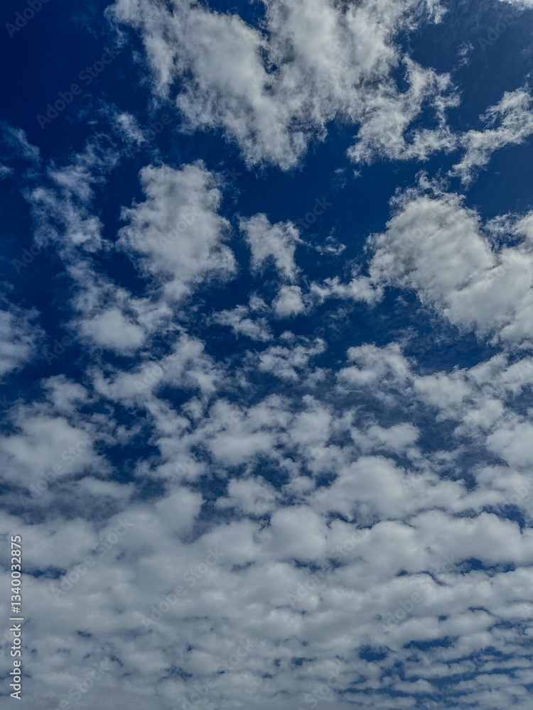 Obraz premium blue sky with clouds